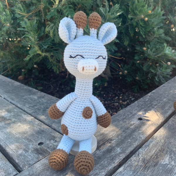 25 cm El Örgüsü Zürafa Uyku Arkadaşı – Organik Pamuk  Amigurumi Bebe Mavisi