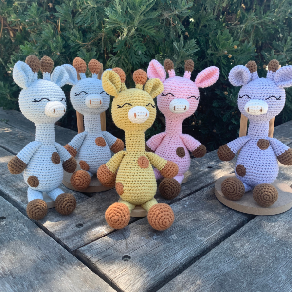 25 cm El Örgüsü Zürafa Uyku Arkadaşı – Organik Pamuk  Amigurumi Pembe