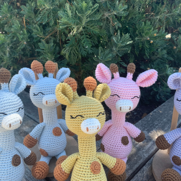 25 cm El Örgüsü Zürafa Uyku Arkadaşı – Organik Pamuk  Amigurumi Sarı