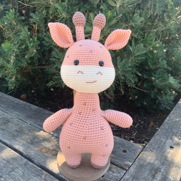 Organik Pamuk El Örgüsü Zürafa – 30 cm Pembe