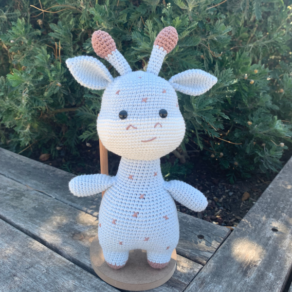 Organik Pamuk El Örgüsü Zürafa – 30 cm Mavi