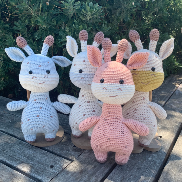 Organik Pamuk El Örgüsü Zürafa – 30 cm Mavi
