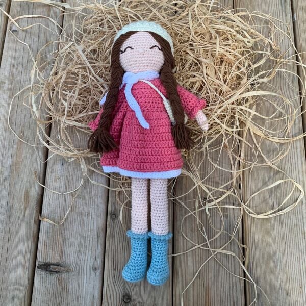 Snowflake Kış Bebeği – 33 cm Organik Pamuk Oyun Arkadaşı Amigurumi