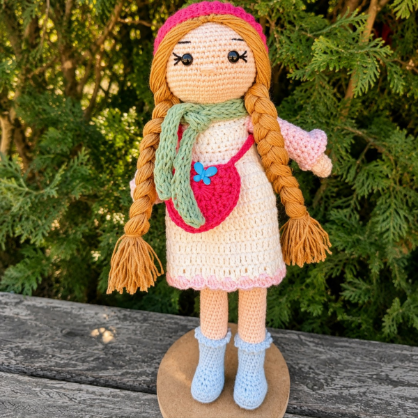 Snowflake Kış Bebeği – 33 cm Organik Pamuk Oyun Arkadaşı Amigurumi