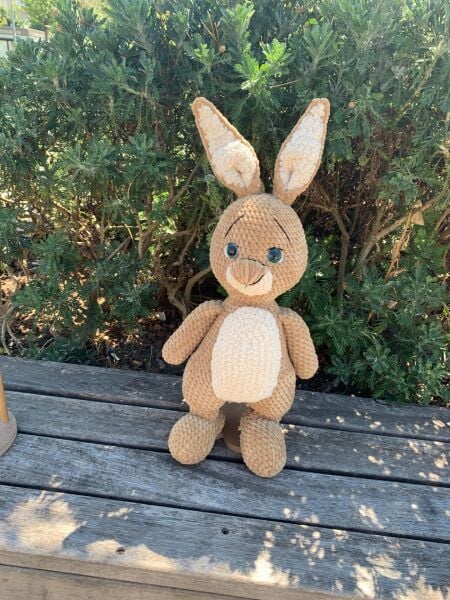 El Yapımı Amigurumi Kadife İp Uzun Kulaklı Ceketli Tavşan Oyuncak 52 cm