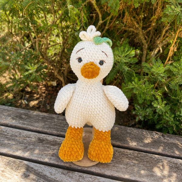 30 cm Kadife İp Amigurumi Ördek – El Yapımı Oyun Arkadaşı