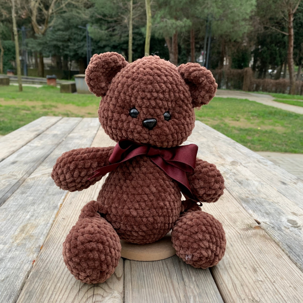 30 cm Kadife İp Amigurumi Ayıcık – El Yapımı Oyun Arkadaşı