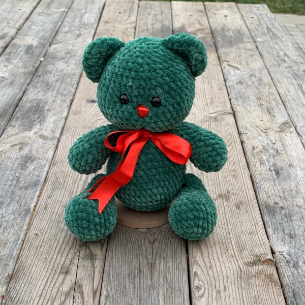 30 cm Kadife İp Amigurumi Ayıcık – El Yapımı Yılbaşı Temalı Oyun Arkadaşı