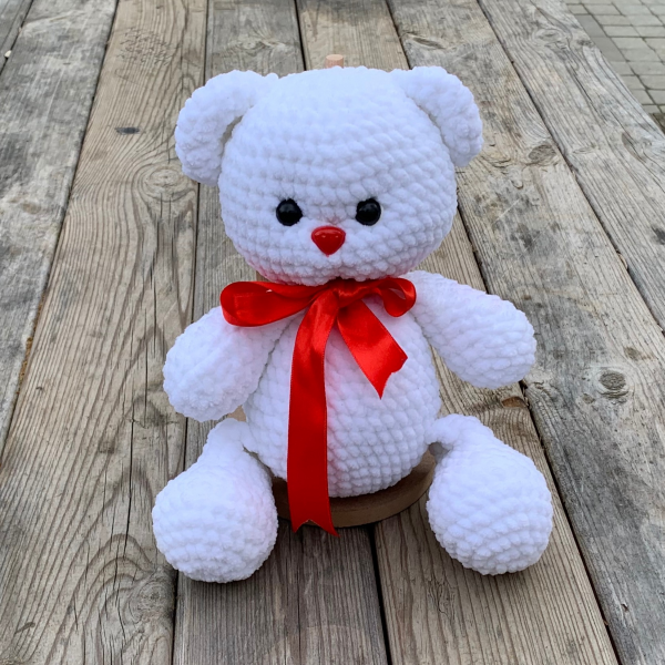 30 cm Kadife İp Amigurumi Ayıcık – El Yapımı Yılbaşı Temalı Oyun Arkadaşı