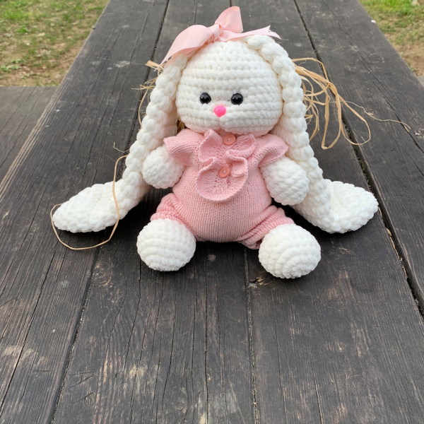 Tulumlu Uzun Kulaklı El Yapımı Amigurumi Tavşan – 30 cm