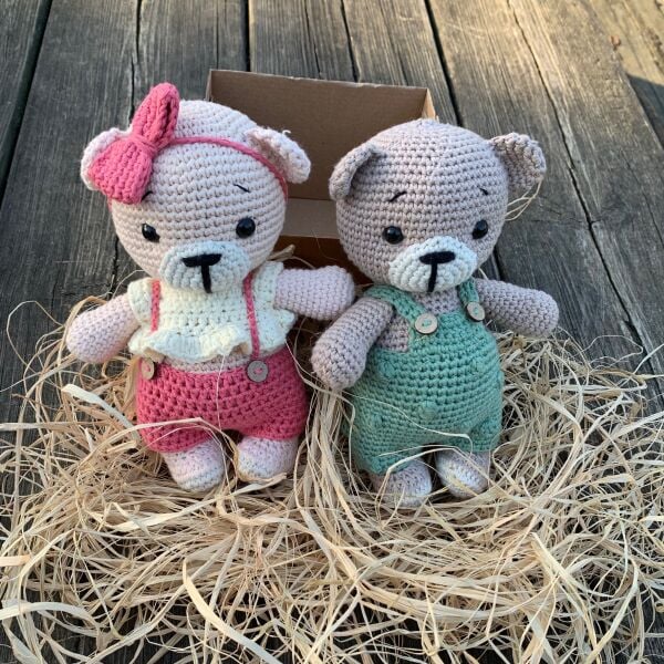 Tulumlu Organik Pamuk Ayıcık Amigurumi Oyuncak – 15 cm