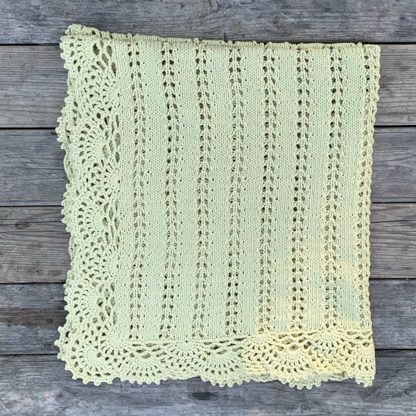 Organik Pamuk Ajur Kenarlı El Örgüsü Bebek Battaniyesi – 90x90 cm