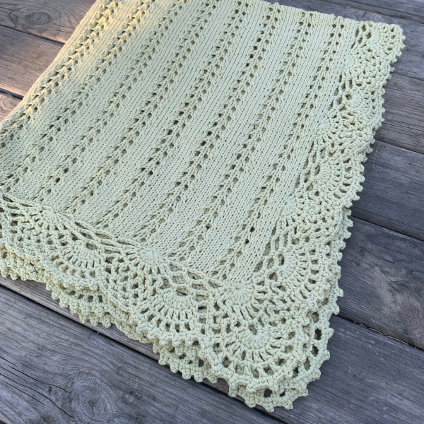 Organik Pamuk Ajur Kenarlı El Örgüsü Bebek Battaniyesi – 90x90 cm
