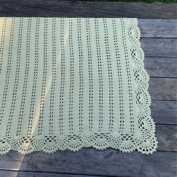 Organik Pamuk Ajur Kenarlı El Örgüsü Bebek Battaniyesi – 90x90 cm