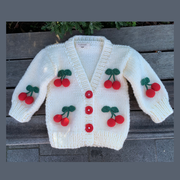 Çilekli Örgü Kız Çocuk Hırka